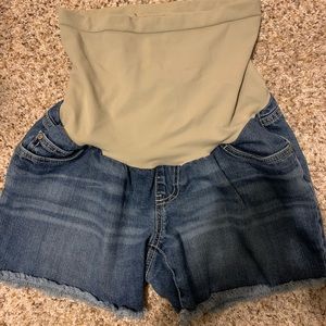 Maternity shorts